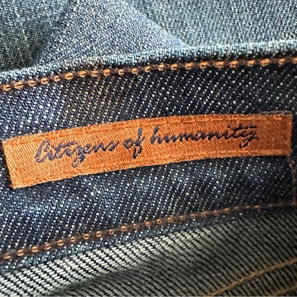 Citizens of Humanity Kelly Lightly Distressed Low Waist Bootcut jeans in Size 27 - Picture 14 of 15